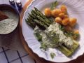 Grüner Spargel mit Kräutersoße und Kartoffeln Rezept