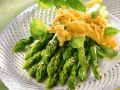 Grüner Spargel mit Rührei Rezept