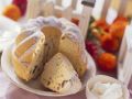Gugelhupf mit Rosinen und Mandeln Rezept