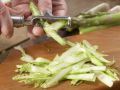Hähnchen-Spargel-Salat Zubereitung Schritt 2 Hähnchen-Spargel-Salat Zubereitung Schritt 2
