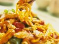 Hähnchen süßsauer mit Nudeln Rezept