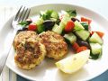 Hähnchenfrikadellen mit Gurkensalat Rezept