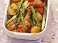 Hähnchenkeulen mit kleinen Kartoffeln, Cherrytomaten und grünem Spargel Rezept