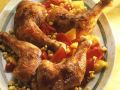 Hähnchenkeulen mit Mais und Paprika Rezept