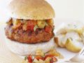 Hamburger mit Putenpatty, Gemüse und Kartoffeln Rezept