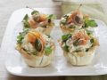 Herzhafte Törtchen aus Filoteig mit Artischockencreme und geräuchertem Lachs Rezept