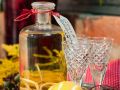Holunder-Zitronen-Schnaps Rezept