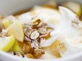 Joghurt mit Haferflocken und Apfel Rezept