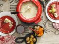 Käsefondue mit Brot, Kartoffeln und Gemüse Rezept