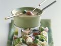 Käsefondue mit Obst und Gemüse Rezept