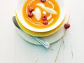 Kalte Aprikosensuppe mit Grießnocken und Joghurt Rezept