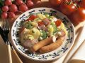 Kartoffelsalat mit Gemüse und Wiener Würstl Rezept