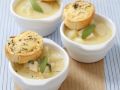 Kartoffelsuppe mit Sellerie, Salbei und Thymian Rezept