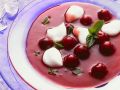 Kirschsuppe mit Schneenocken Rezept