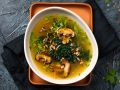 Klare Suppe mit Champignons Rezept