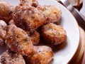 Kleine Krapfen mit Rosinen Rezept