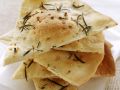 Knackiges Fladenbrot mit Knoblauch Rezept
