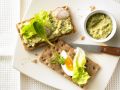 Knäckebrot mit Eier-Avocado-Aufstrich Rezept