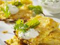 Kohl-Kartoffelpuffer mit Gurkenjoghurt Rezept