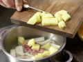 Kohlrabibrei mit Rinderhack Zubereitung Schritt 2 Kohlrabibrei mit Rinderhack Zubereitung Schritt 2