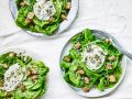 Kopfsalat mit Burrata-Kapern-Dressing Rezept