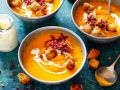 Kürbis-Süßkartoffel-Suppe mit Apfel und Croûtons Rezept