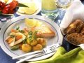 Lachs mit gebratenen Kartoffeln und Gemüse Rezept