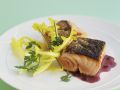 Lachs mit Rotweinsauce Rezept