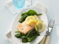 Lachsfilet auf Blattspinat Rezept