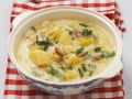 Lauch-Kartoffel-Suppe mit saurer Sahne und Speck Rezept