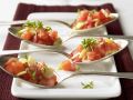 Löffelhäppchen mit Lachs und Gemüse Rezept