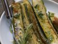 Marinierte Zucchini mit Rosmarin Rezept