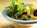 Mediterraner Nudelsalat mit Rucola Rezept