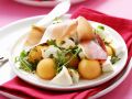 Melonensalat mit Mozzarella, Schinken und Senfvinaigrette Rezept
