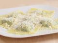 Mit Spinat und Ricotta gefüllte Ravioli Rezept