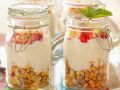Müsli mit Beeren und Joghurt Rezept