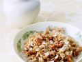 Müsli mit Haferflocken und Nüssen Rezept