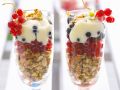 Müsli mit Johannisbeeren und Vanillejoghurt Rezept