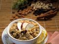 Müsli mit Quinoa, Rosinen, Nüssen und Apfel Rezept