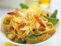 Nudeln mit Garnelen, Zuckerschoten und Zitrone Rezept