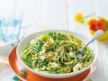 Nudeln mit grünem Pesto und Schafskäse Rezept