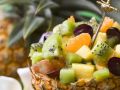 Obstsalat in der Ananas Rezept