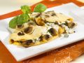 Omelette gefüllt mit Champignons und Hüttenkäse Rezept