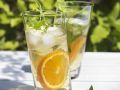 Orangen-Drinks mit Zitronenverbene Rezept