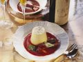 Panna cotta auf Fruchtspiegel Rezept
