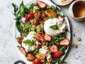 Panzanella mit Burrata und Erdbeeren Rezept