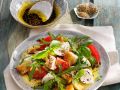 Panzanella mit Tomate, Mozzarella und Rucola Rezept