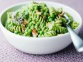 Pasta mit Erbsen-Walnuss-Pesto Rezept