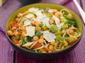 Pasta mit Kichererbsen, Staudensellerie und Parmesan Rezept