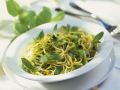Pasta mit Pak Choi, Thailändischem Basilikum und Minze Rezept